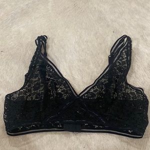 Black lacy Victoria’s Secret bralette / L